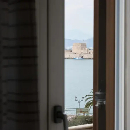 Apartamento Nafpliou Chora, 1840 Seafront Mansion, Old Town