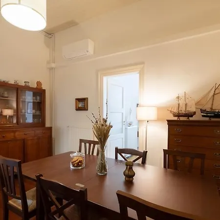 Nafpliou Chora, 1840 Seafront Mansion, Old Town Apartamento *