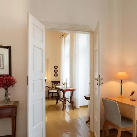 Apartamento Nafpliou Chora, 1840 Seafront Mansion, Old Town *