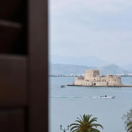 Apartamento Nafpliou Chora, 1840 Seafront Mansion, Old Town