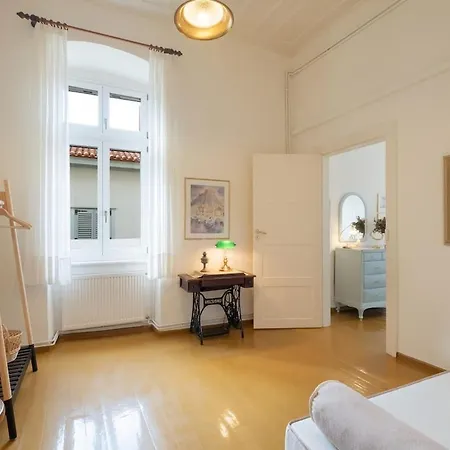 Nafpliou Chora, 1840 Seafront Mansion, Old Town Apartamento