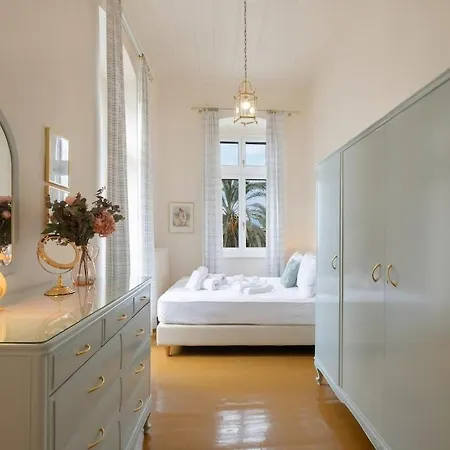 Apartamento Nafpliou Chora, 1840 Seafront Mansion, Old Town *